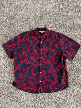 Old Navy Navy Short-Sleeve Button-Up with Red Floral Print